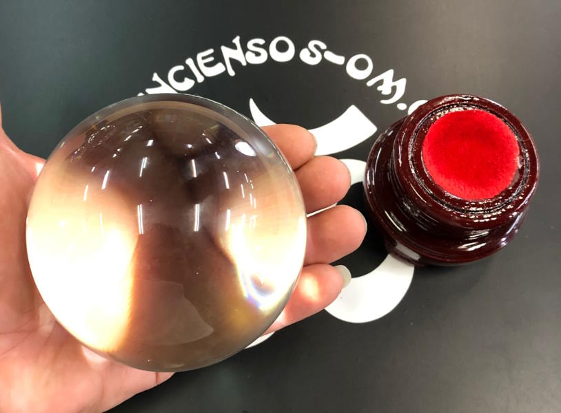 Bola de Cristal 8,5 cm Aprox con base